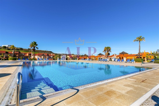 Un appartement de 2 chambres au rez-de-chaussée dans un excellent emplacement calme à Boavista Golf