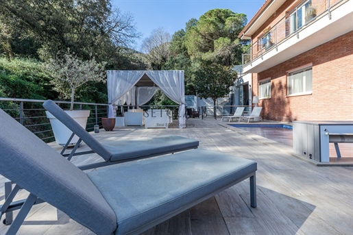 Villa in Alella mit privatem Pool und Chill-out-Bereich