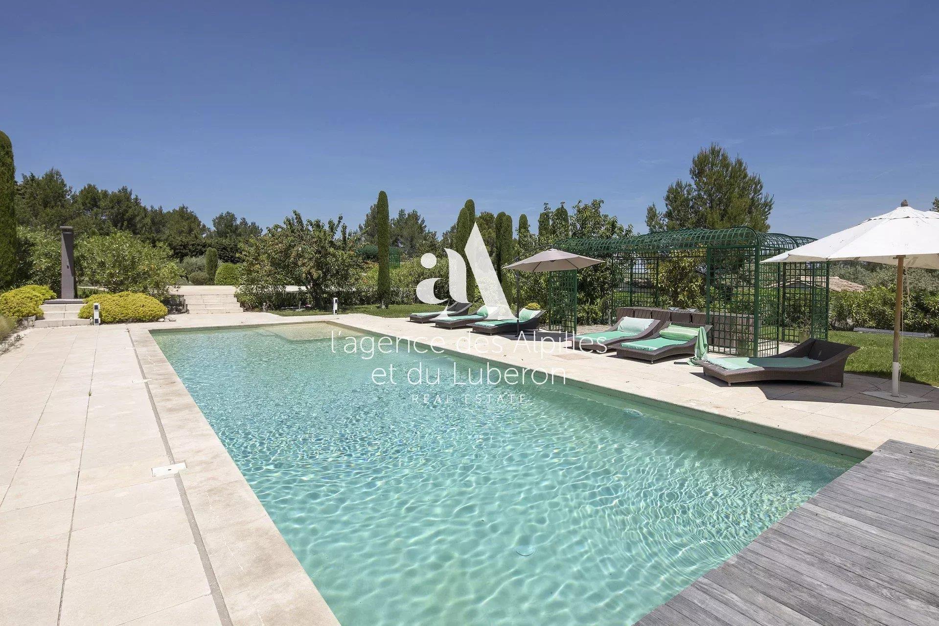 Eygalieres - Contemporary Mas