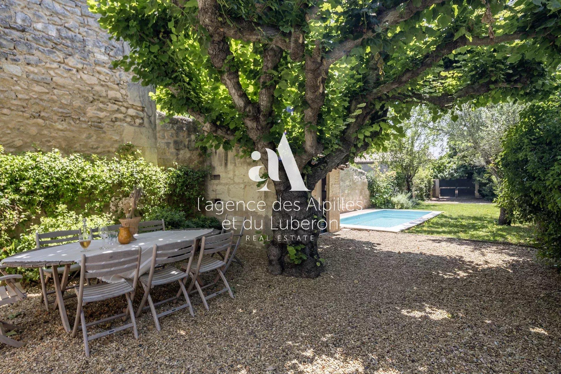 Paradou - Sole Adgent - Village House