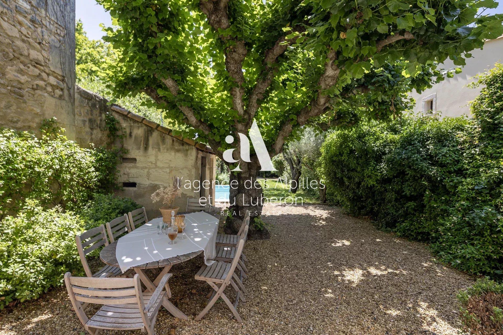 Paradou - Sole Adgent - Village House