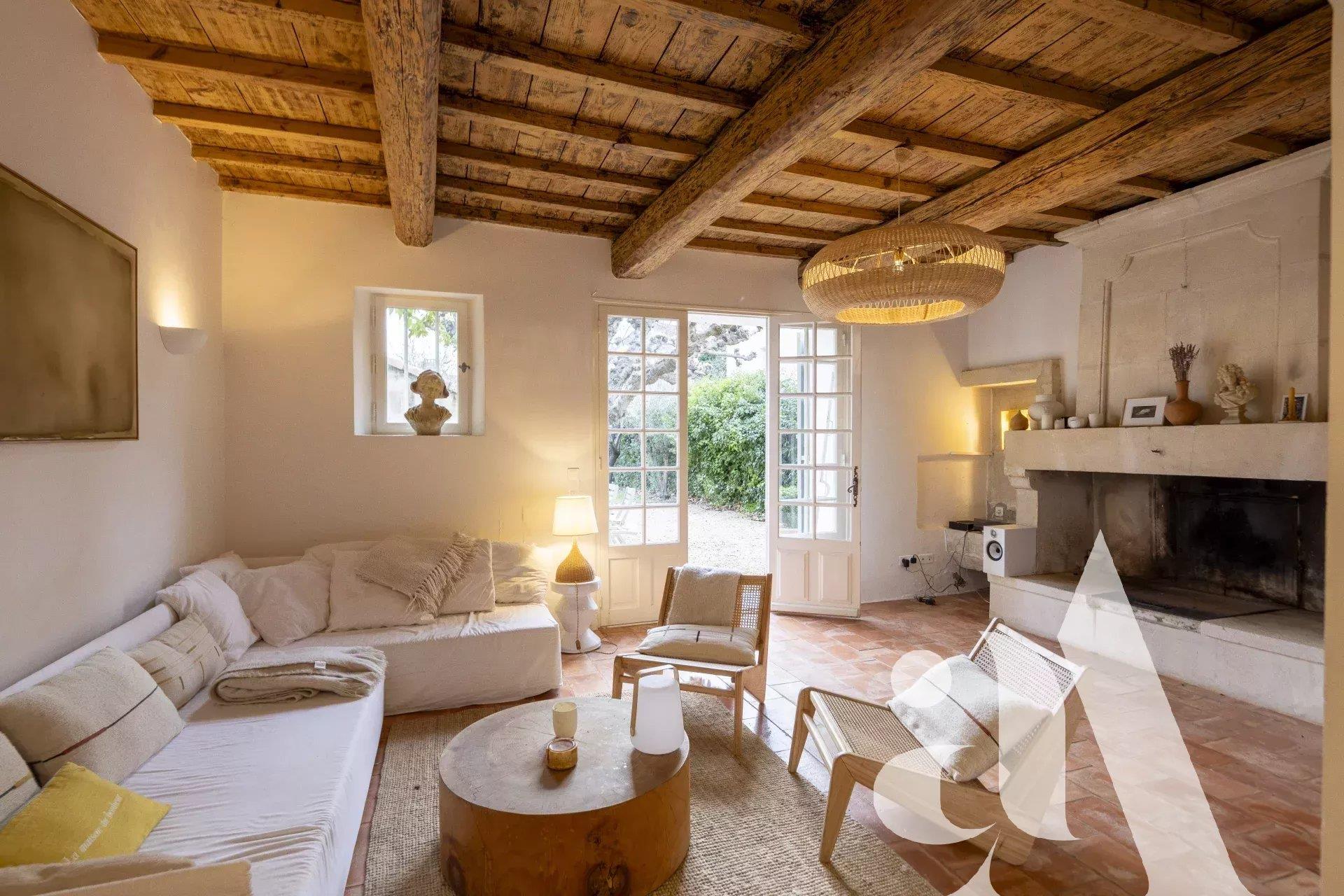 Paradou - Sole Adgent - Village House