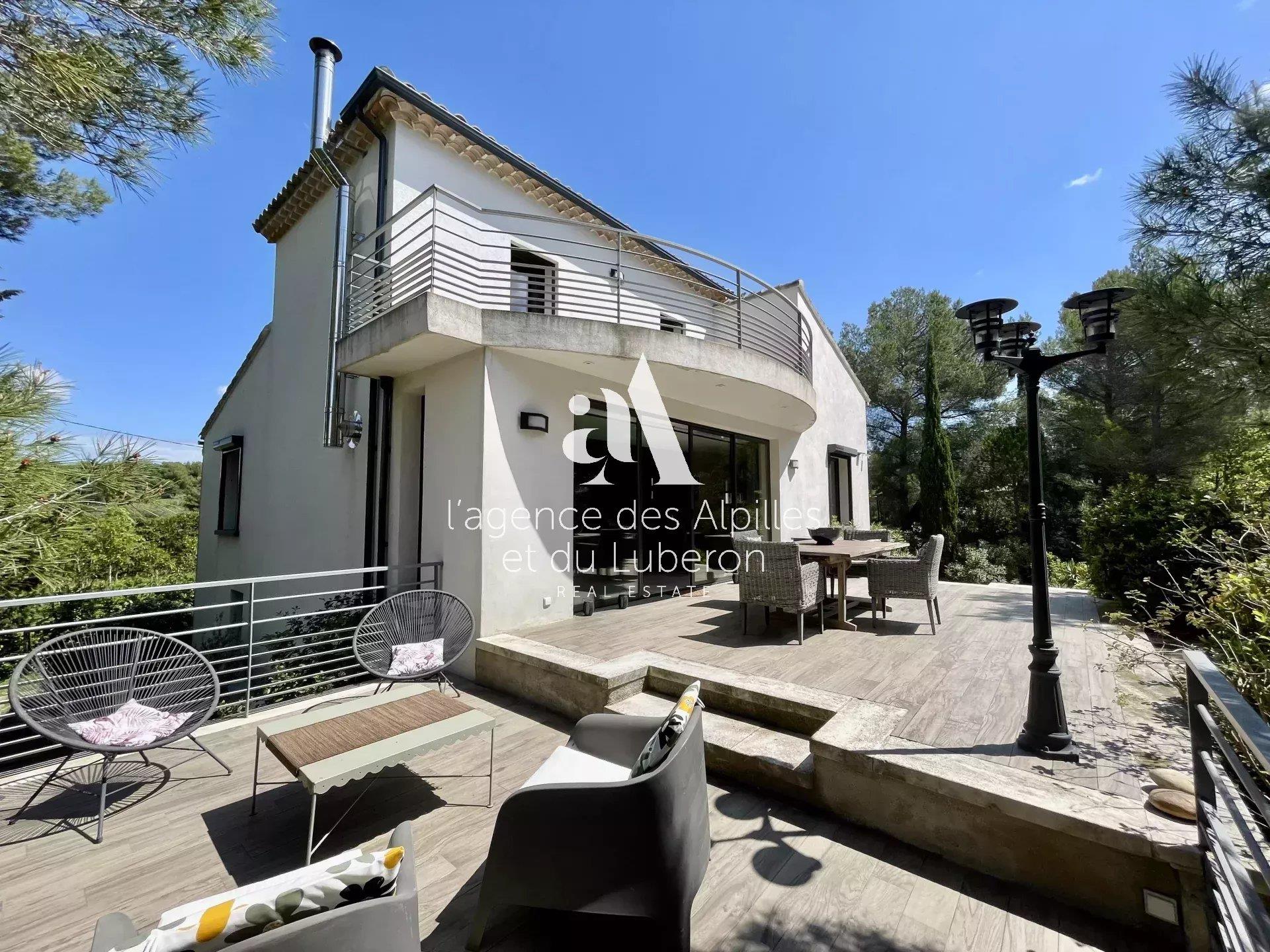 Sole Agent - House With A View - Mouriès