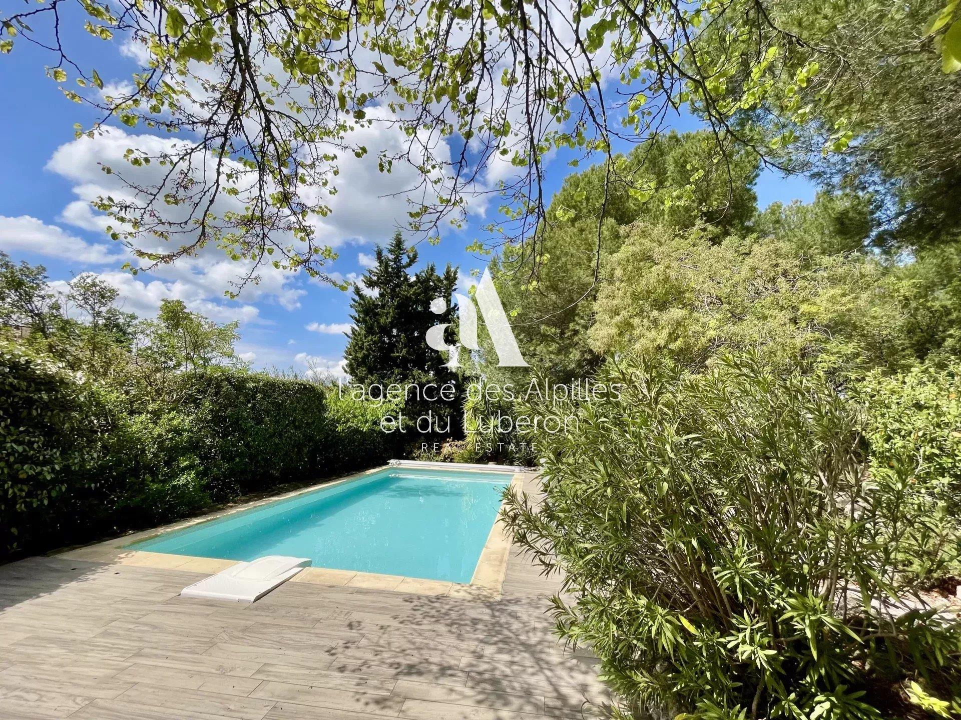 Sole Agent - House With A View - Mouriès