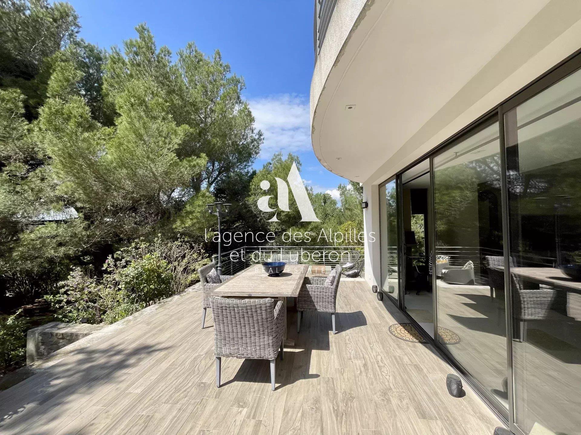 Sole Agent - House With A View - Mouriès
