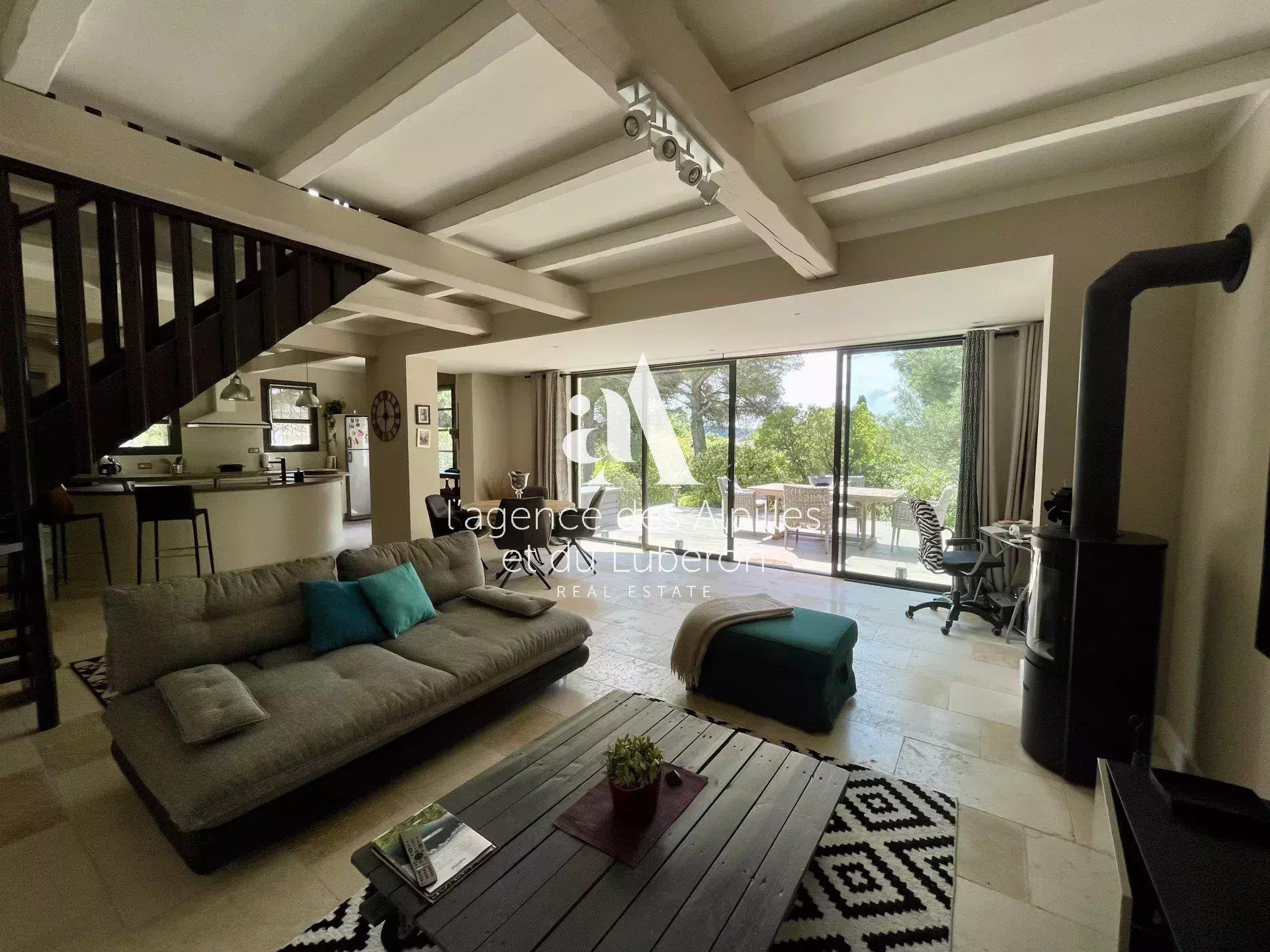 Sole Agent - House With A View - Mouriès