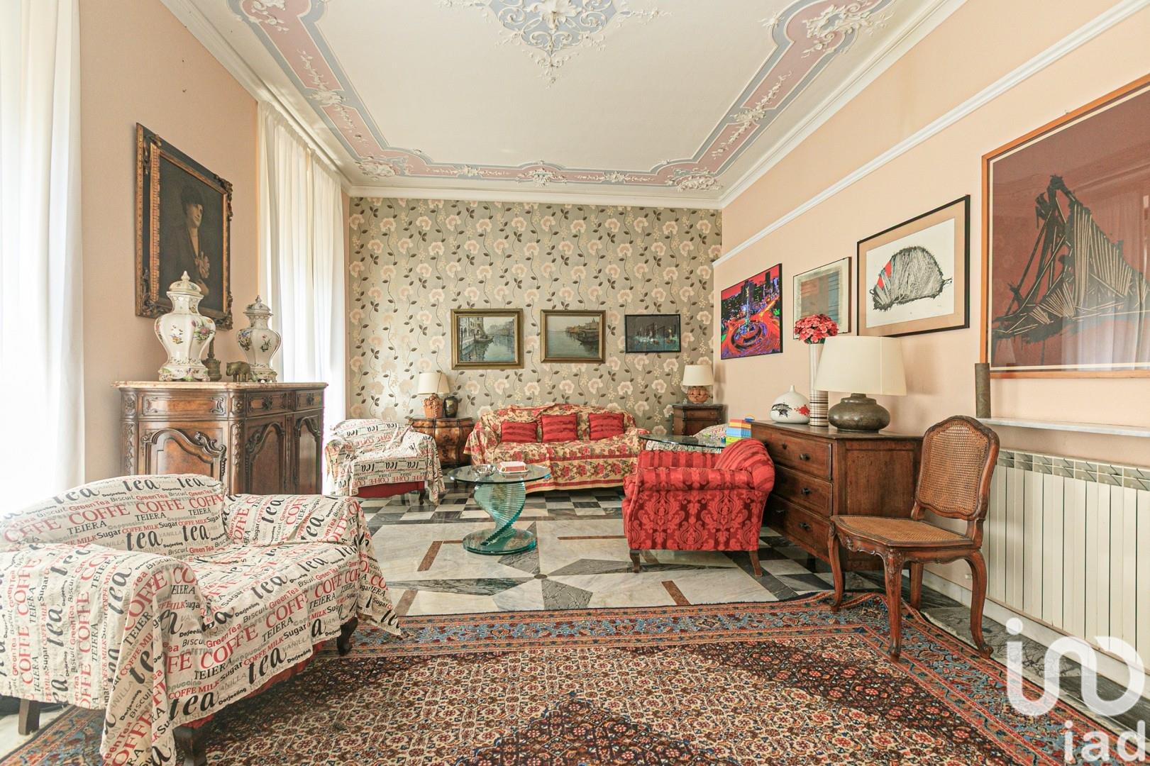 Sale Apartment 191 m² - 4 bedrooms - Genoa