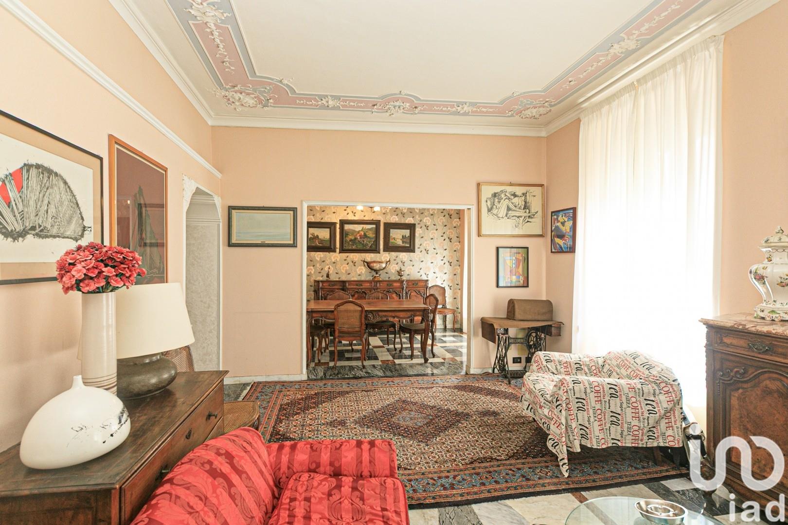 Sale Apartment 191 m² - 4 bedrooms - Genoa