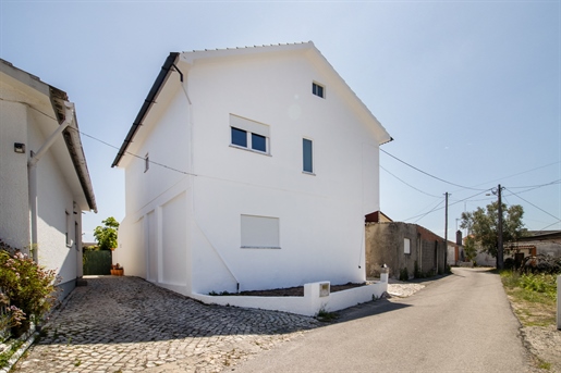 House 4 Bedrooms - Maceira