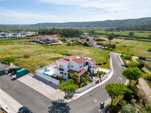 Villa met 4 slaapkamers en zwembad nabij Nazaré