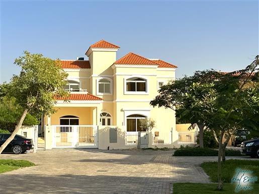 ? Exquisite Fully Furnished Home with Private Pool and Gym ?