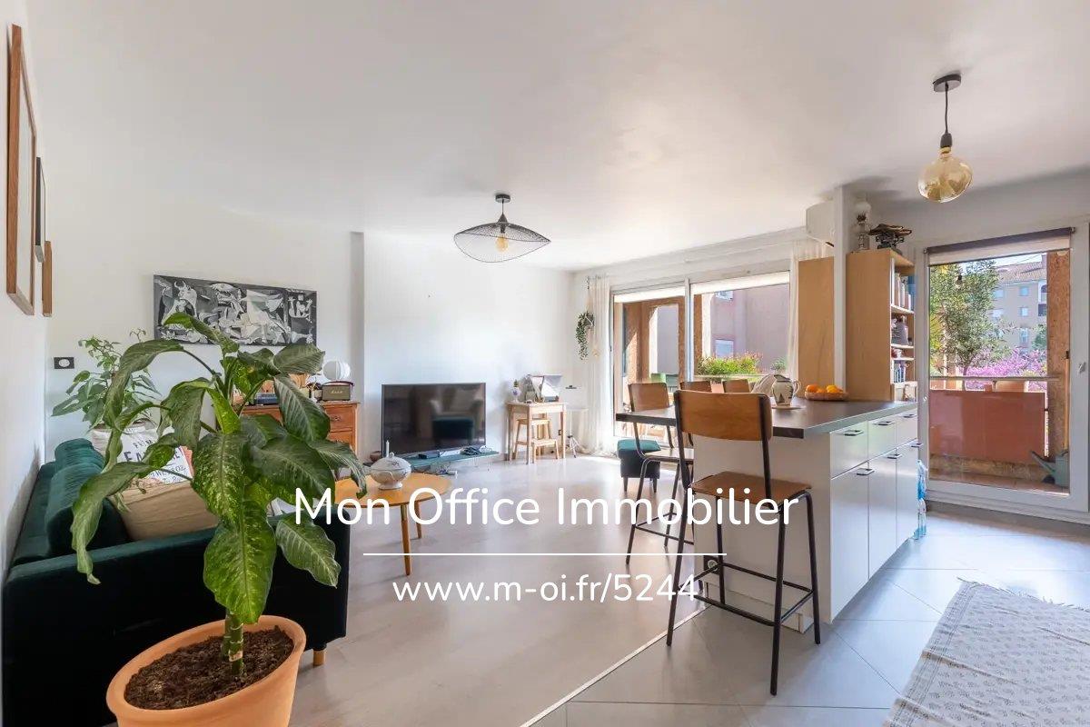 Purchase: Apartment (13090)