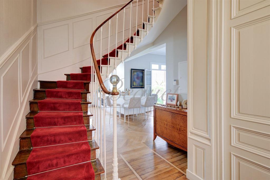 Tours centre - 37000 - Maison 262 M2 - 5/6 Chambres - 11 Pieces