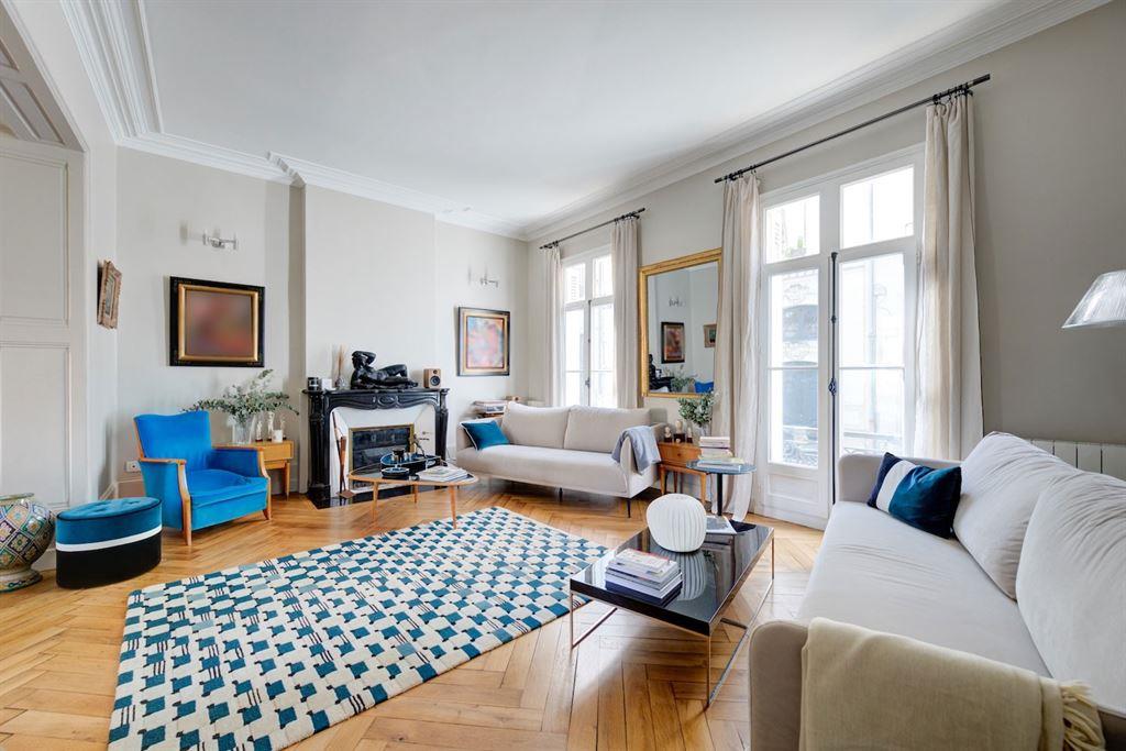Tours centre - 37000 - Maison 262 M2 - 5/6 Chambres - 11 Pieces