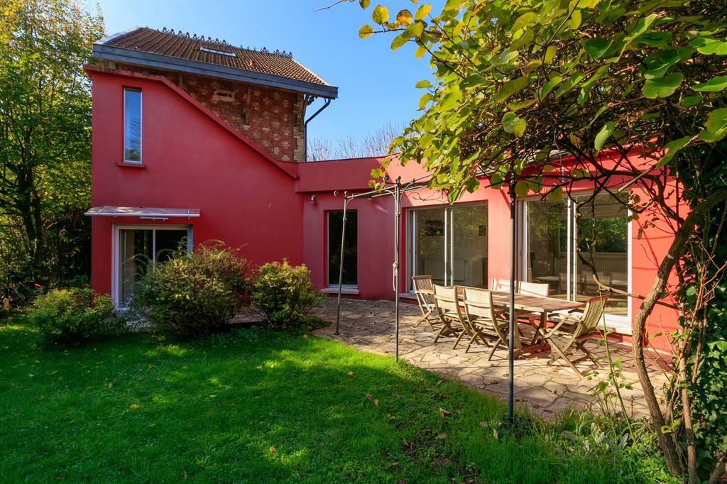 Hauts De Seine 92210 Saint Cloud House 180 m² 4 bedrooms Garden