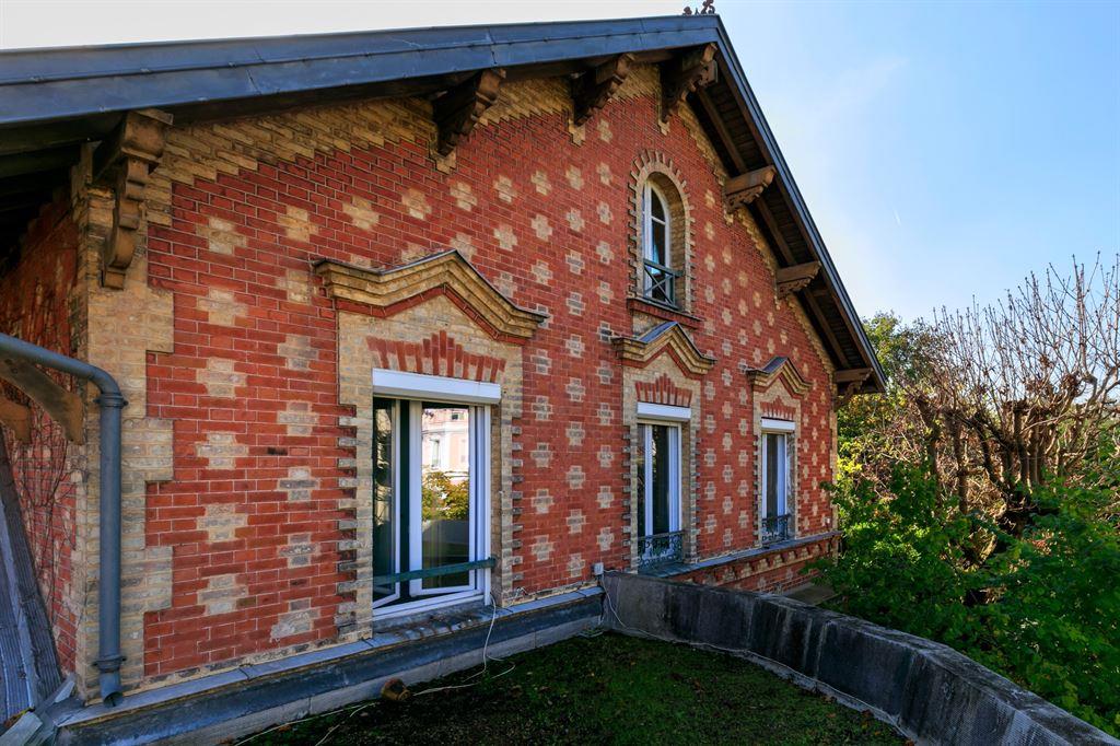 Hauts De Seine 92210 Saint Cloud House 180 m² 4 bedrooms Garden