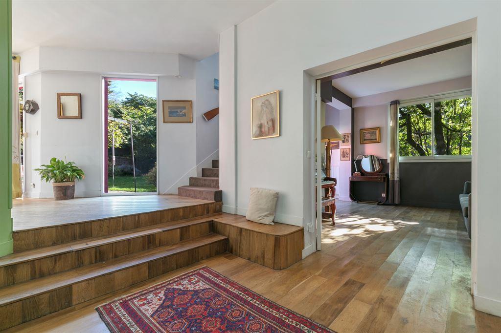 Hauts De Seine 92210 Saint Cloud House 180 m² 4 bedrooms Garden
