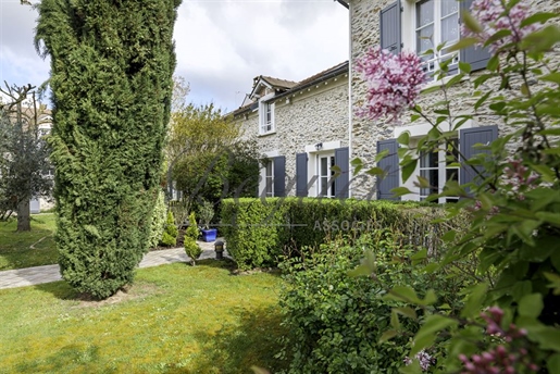 Rambouillet 78120 centre ville 2 Houses 371 m² 4/5 Bedrooms By