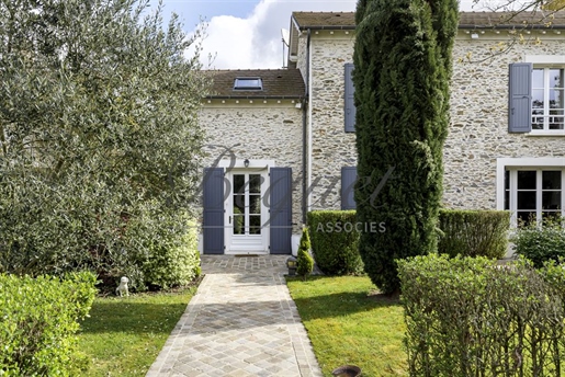 Rambouillet 78120 centre ville 2 Houses 371 m² 4/5 Bedrooms By