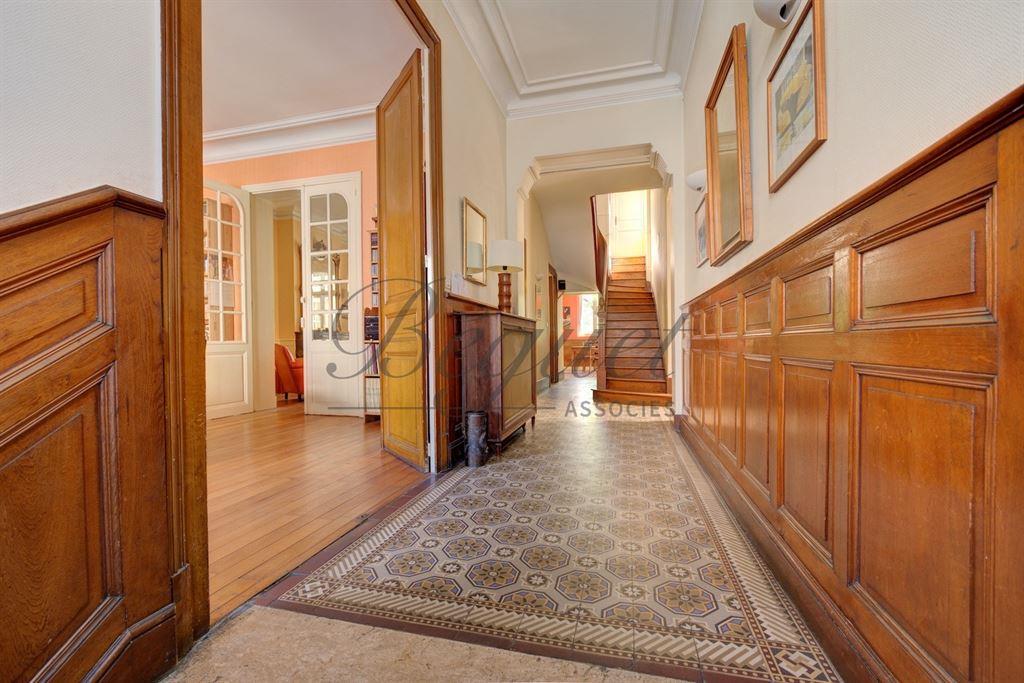 Tours centre - 37000 - Maison 300m2 - 6/7 chambres - jardin 520m