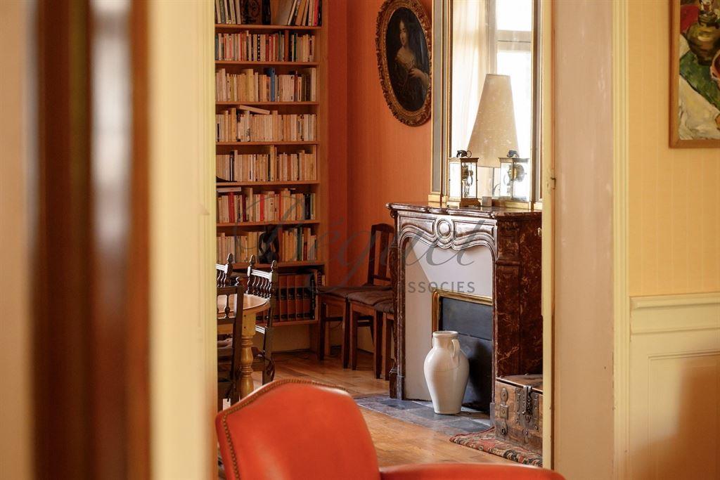 Tours centre - 37000 - Maison 300m2 - 6/7 chambres - jardin 520m