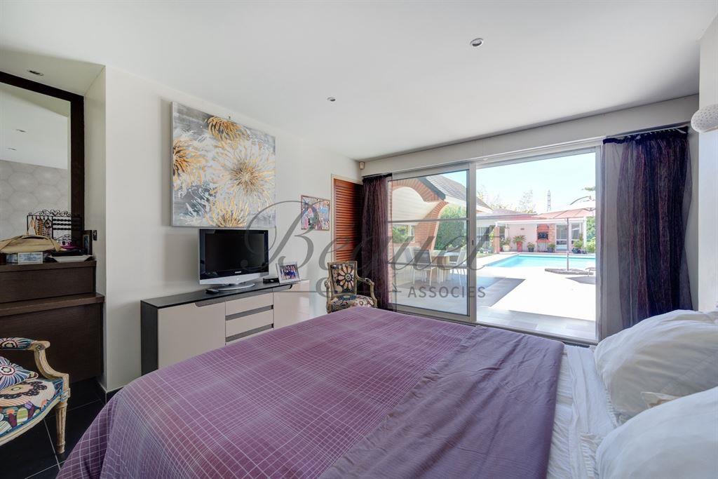 Tours - 37230 - Maison - 210 m² - 4/5 chambres - jardin 3000 m²