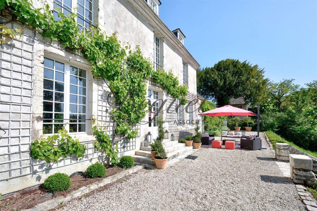 Loiret 45140 House 315m2 5 bedrooms 9 rooms swimming pool park 6800