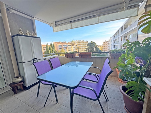 Exclusive to Vence - Quiet city center - 2 room apartment with terrace and garage