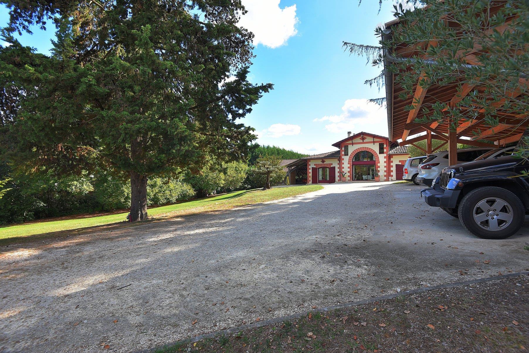 Old Renovated House 300 M2 - 5/6 Ch