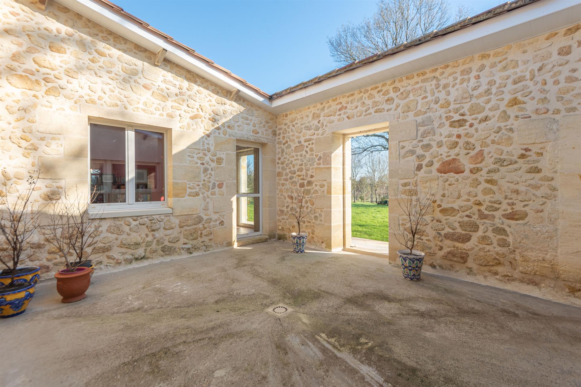Renovated Stone House - 203 M2 + Garage 43 M2 On 5000 M2