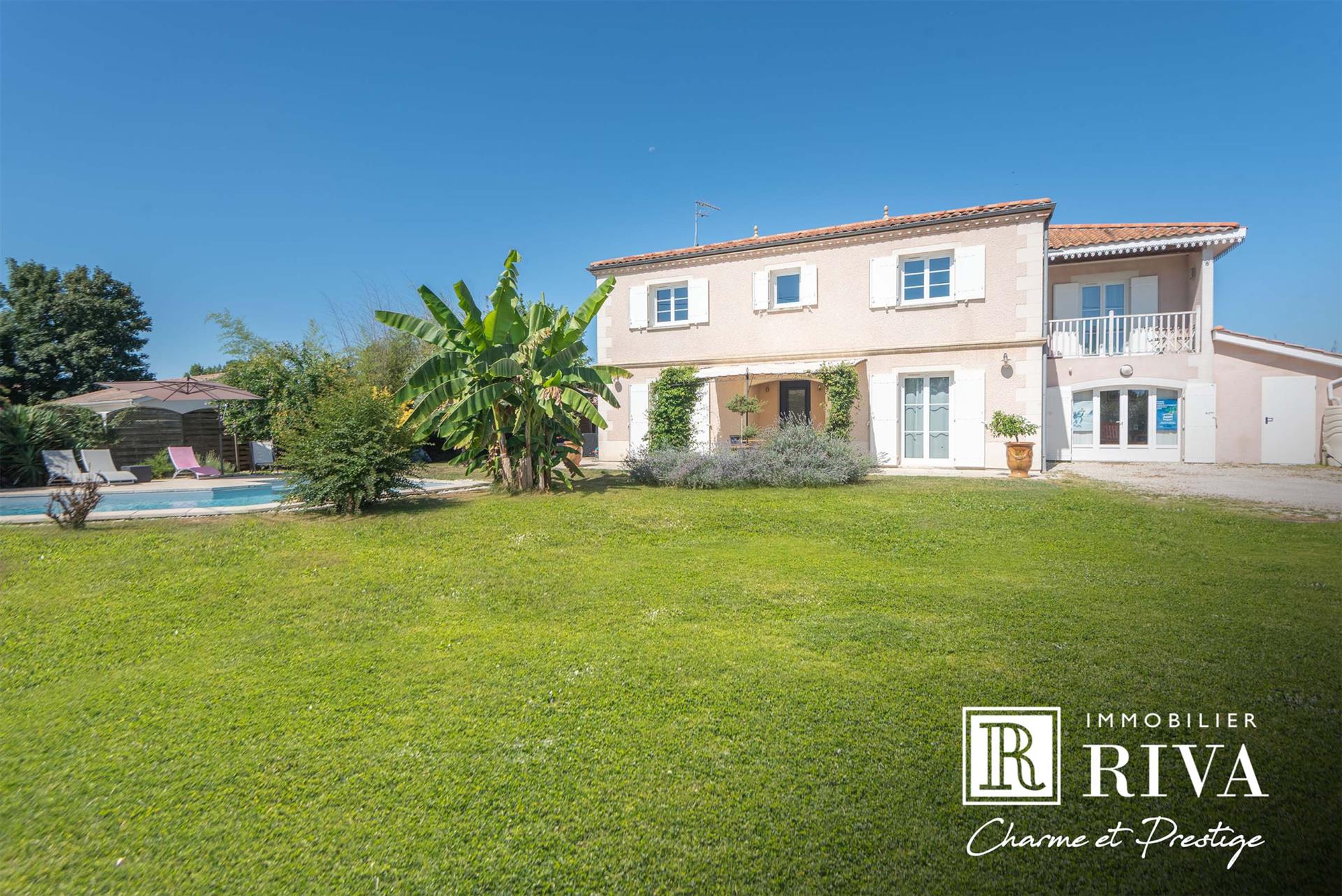 193 M2 House With Independent Office