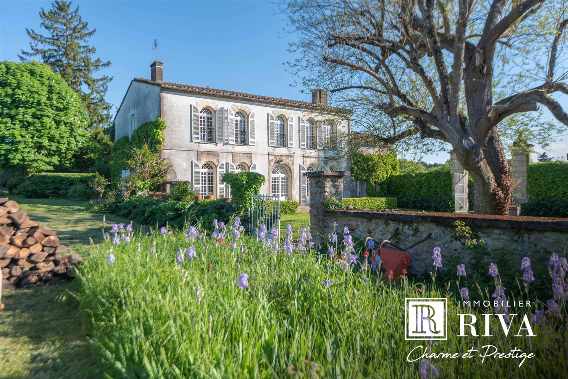 Property On 2.6 Ha - 336 M2 Living Area - 6 Bedrooms