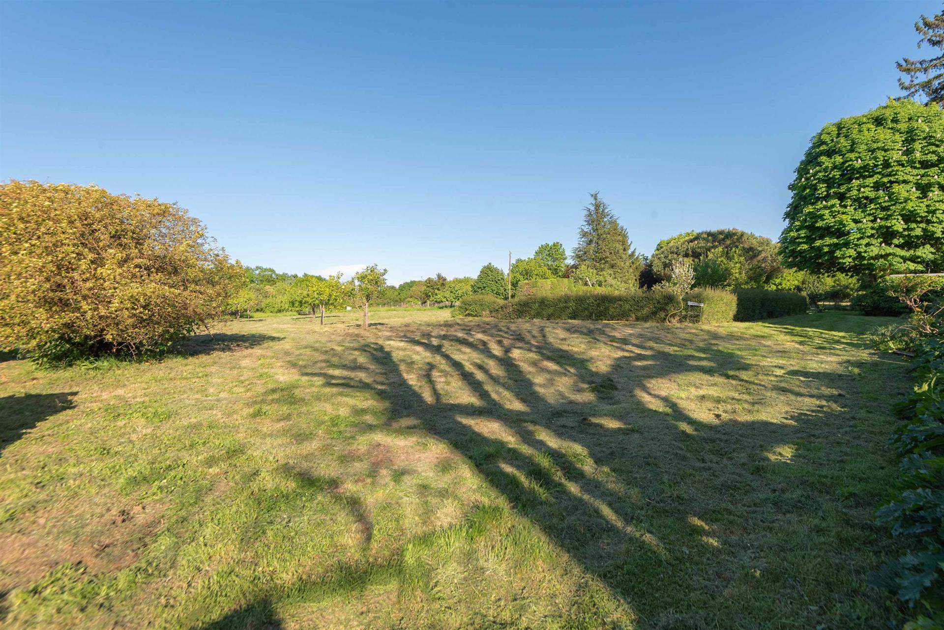 Property On 2.6 Ha - 336 M2 Living Area - 6 Bedrooms