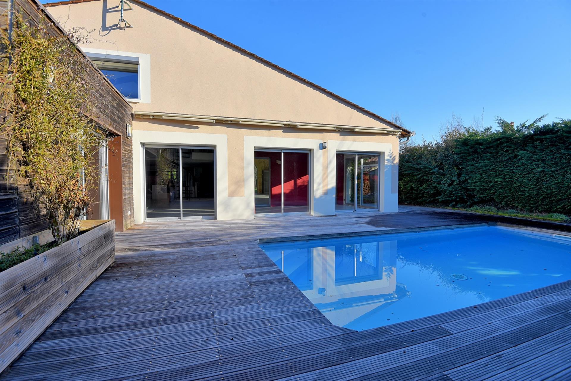 Compra: Vivenda (33370)