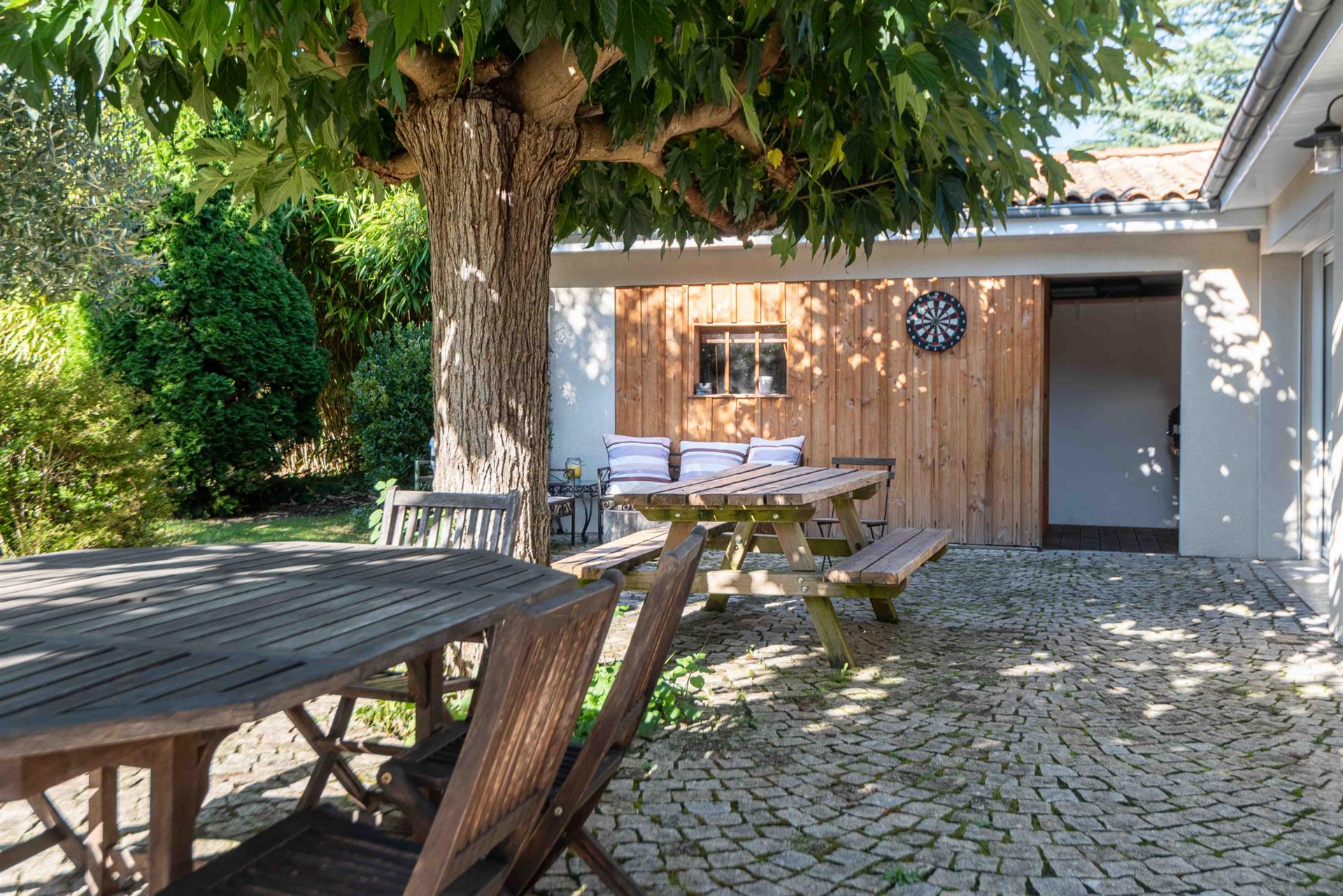 House 157 M2 - 3 Bedrooms Office - Independent Studio - Landscaped Garden Of 1628 M2