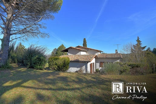 Beautiful Traditional - 4 Bedrooms - 185 m2 Hab Approx.