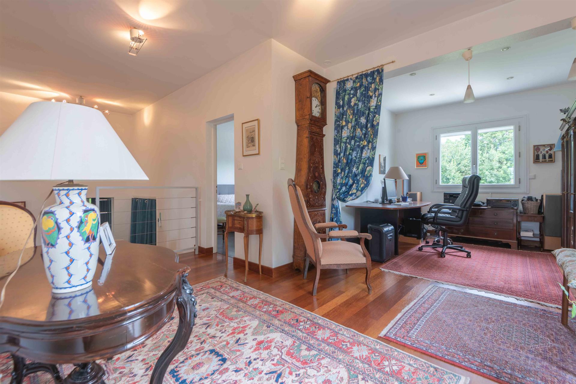 Town centre - House 186 m2 hab - 1666 m2 of land - Coup de coeur