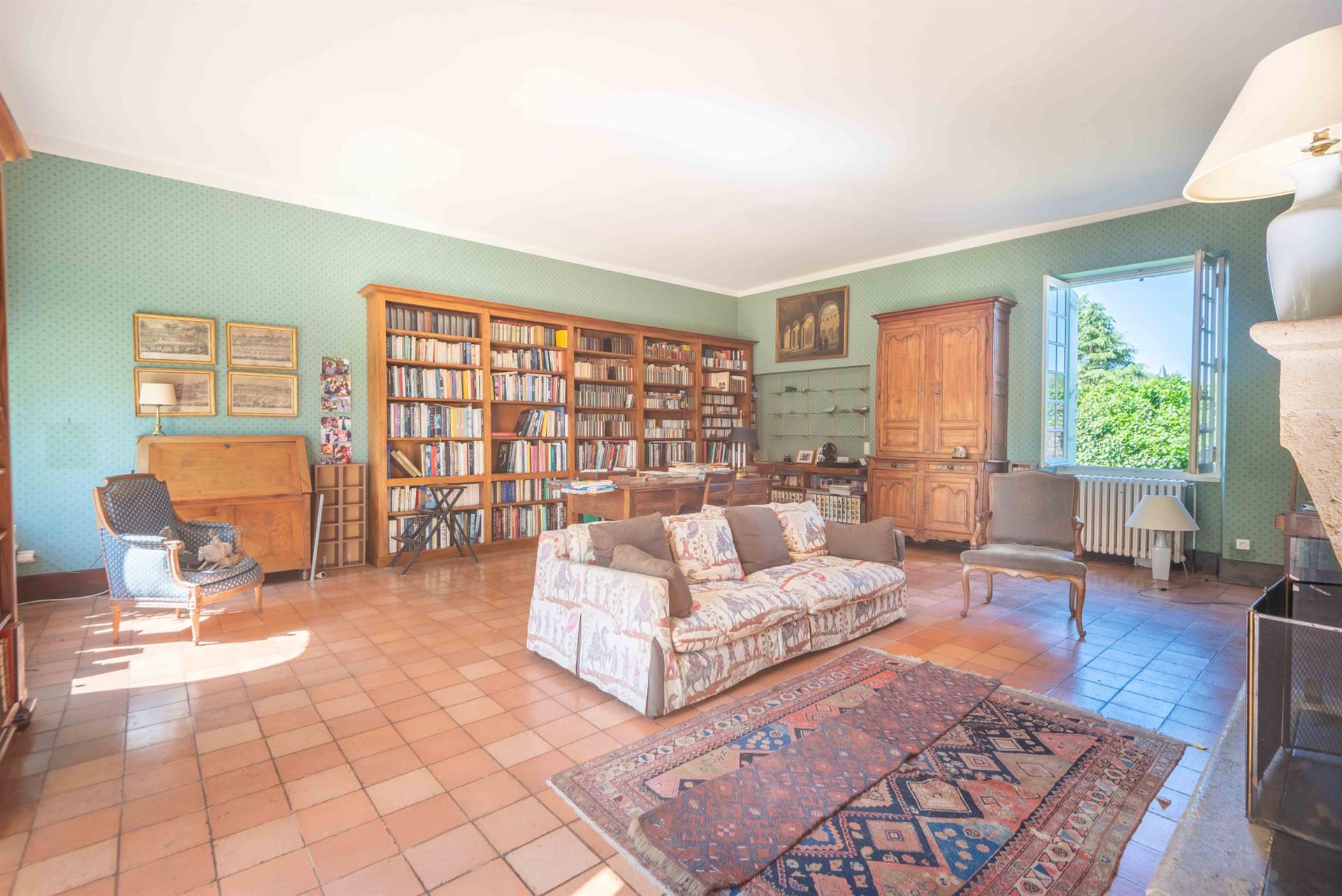 Property 3500 M2 - Stone House 275 M2 - Rare