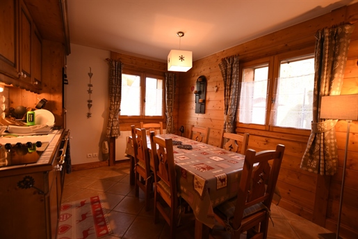 Les Carroz D'Araches: Superb 2-bedroom apartment in the heart of the village!