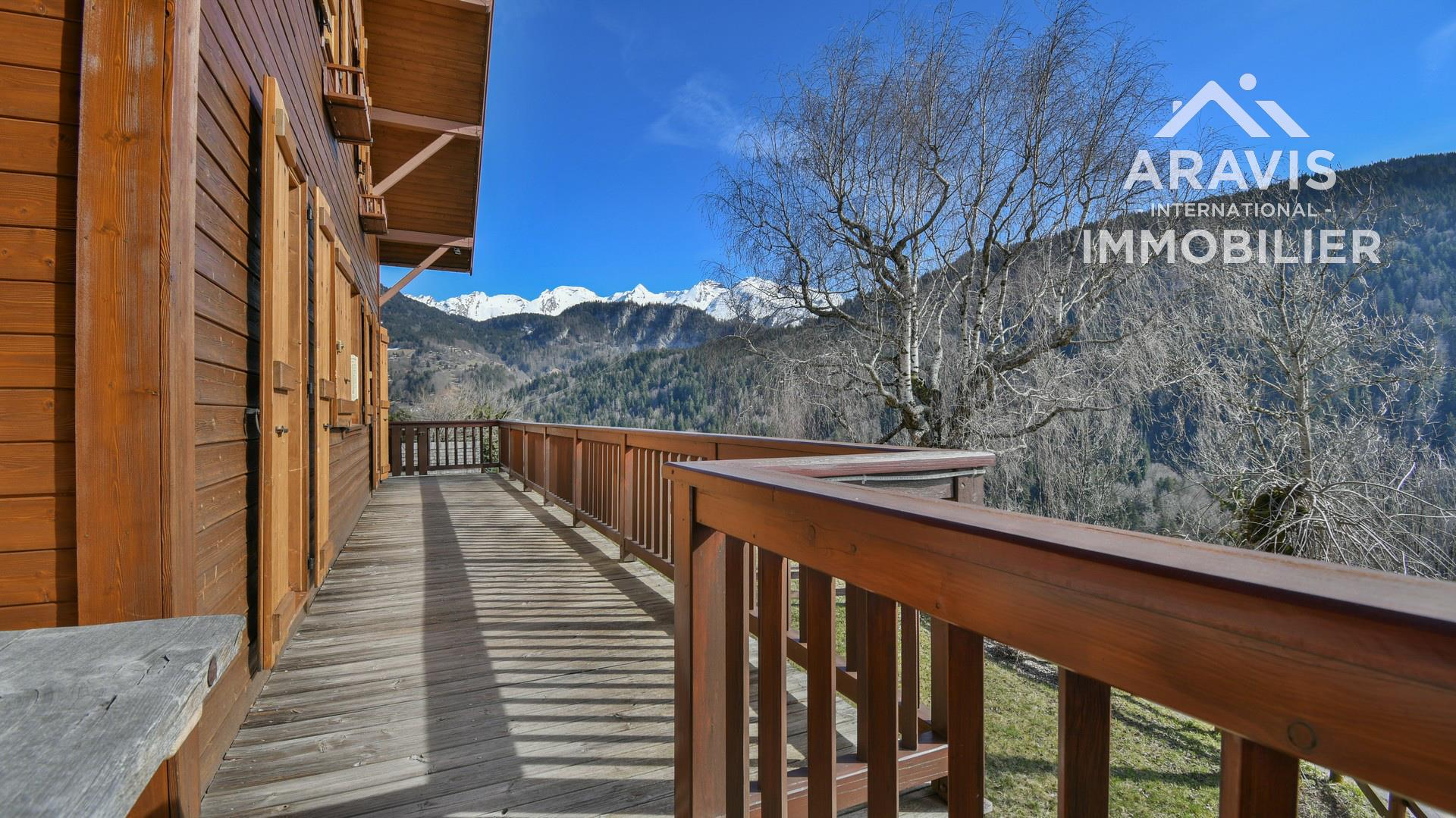 5 bedroom chalet + constructible land