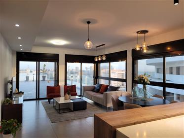 Ny og fantastisk penthouse, 280Sqm, i Øl Sheva
