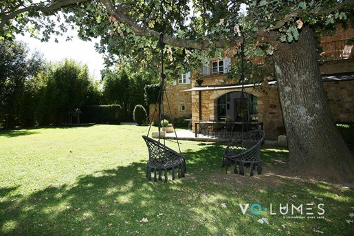 Uzès near, elegant property with park and swimming pool