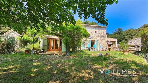 Country farmhouse with cottage on 1 hectare of land
