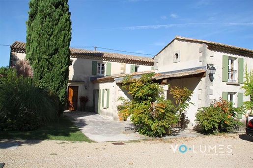 Uzès on foot, renovated old farmhouse with swimming pool and superb garden