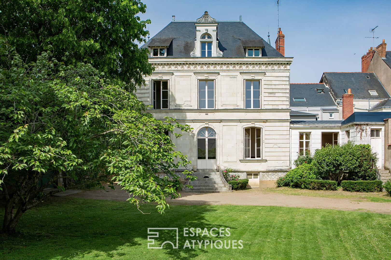 El increíble Hôtel Perrot: elegancia decimonónica y jardín secreto en la Place Lafayette