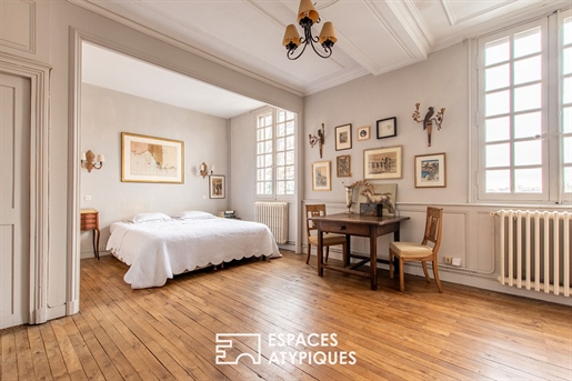 Charming house in the heart of town with Loire view