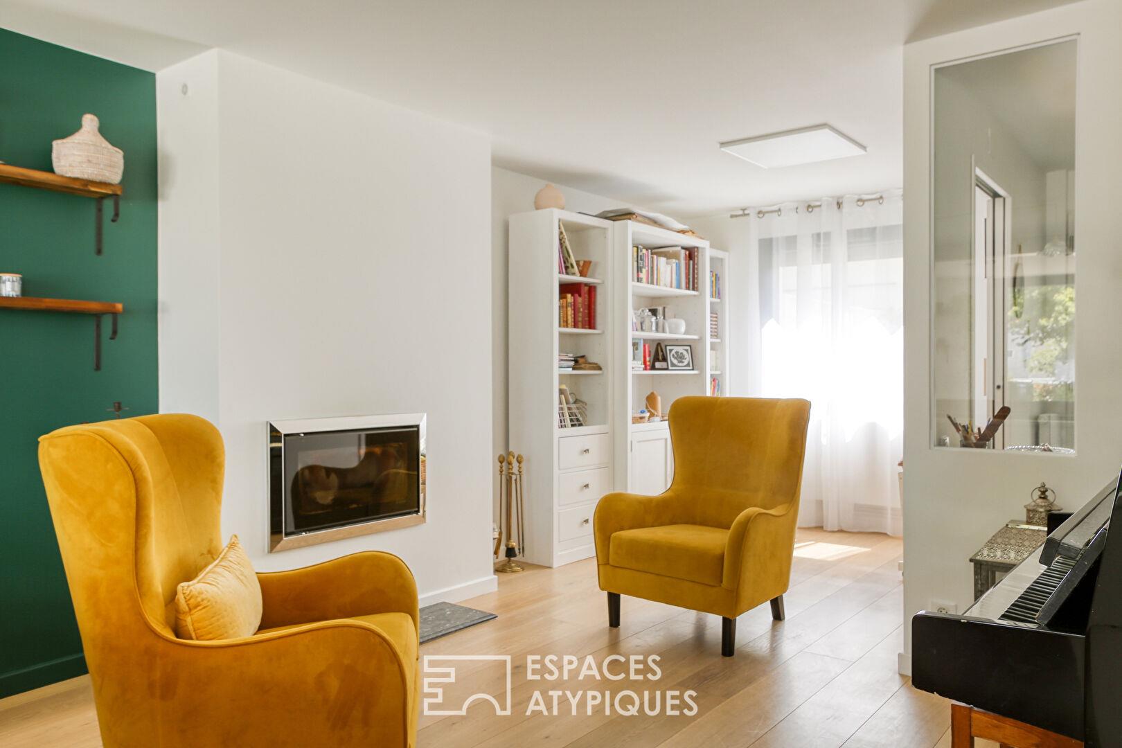 Casa moderna con piscina y amplio jardín