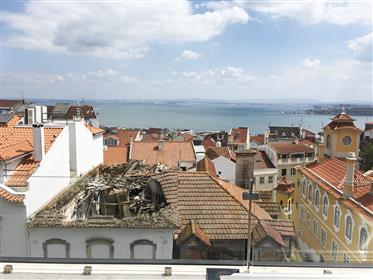 2 bedroom apartment in Lapa, Lisbon