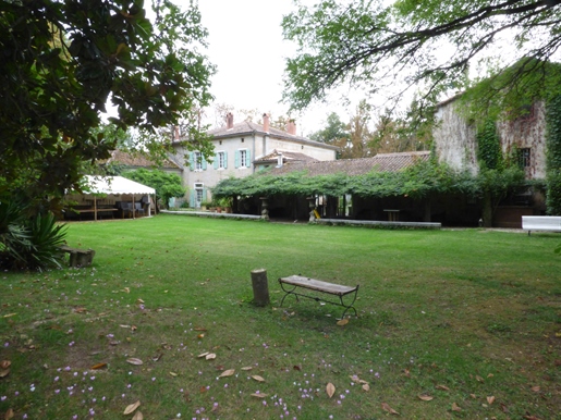 Property complex on more than 2 ha - Close to Castres and 30 minutes from Toulouse and Albi