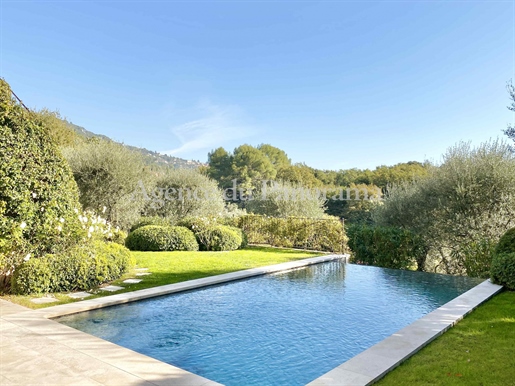 Magnificent Provencal Villa And Its Garden With Sea And Esterel View